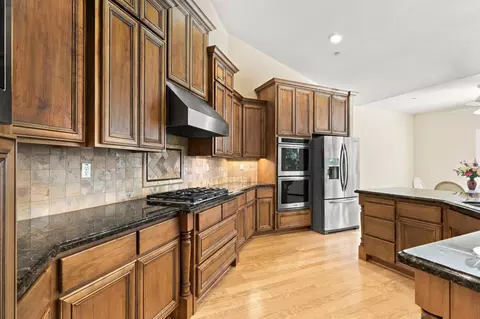 Kitchen - 950 Chisholm Trl, Galt, CA 95632 photo 3 of 7