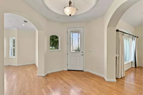 Entry Way - 950 Chisholm Trl, Galt, CA 95632 photo 2 of 5