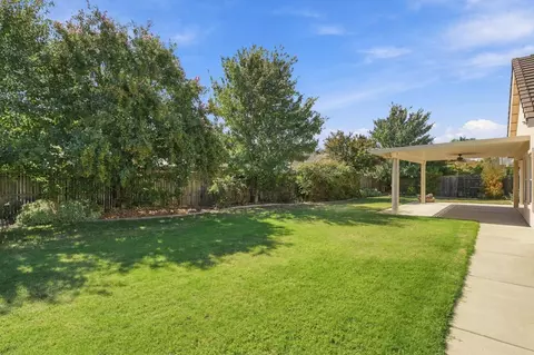 Exterior - 950 Chisholm Trl, Galt, CA 95632 photo 2 of 8