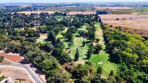View/Area - 950 Chisholm Trl, Galt, CA 95632 photo 5 of 7