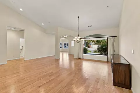 Living - 950 Chisholm Trl, Galt, CA 95632 photo 6 of 13