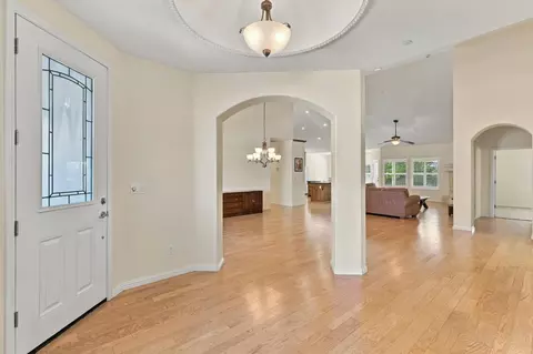 Entry Way - 950 Chisholm Trl, Galt, CA 95632 photo 3 of 5