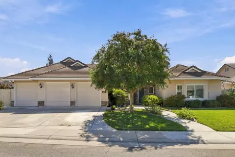Exterior - 950 Chisholm Trl, Galt, CA 95632 photo 8 of 8