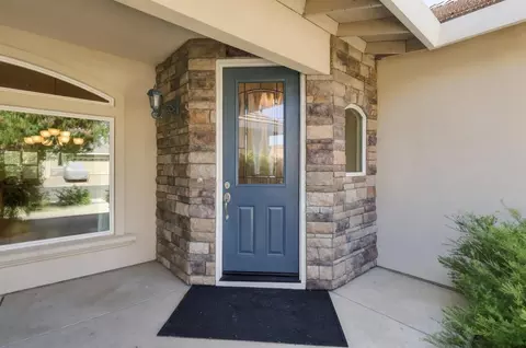 Entry Way - 950 Chisholm Trl, Galt, CA 95632 photo 1 of 5