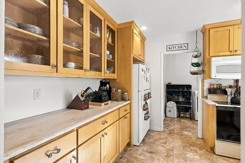 Kitchen - 949 Simas Way, Placerville, CA 95667 photo 4 of 4