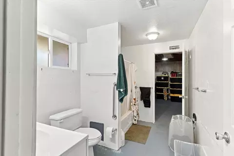 Bath - 949 Simas Way, Placerville, CA 95667 photo 3 of 4