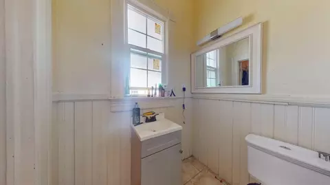 Bath - 125 S I St, Madera, CA 93637 photo 1 of 3