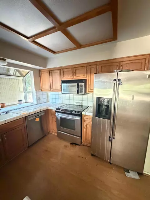 Kitchen - 1147 Mirror Lake Dr, Merced, CA 95340 photo 1 of 1