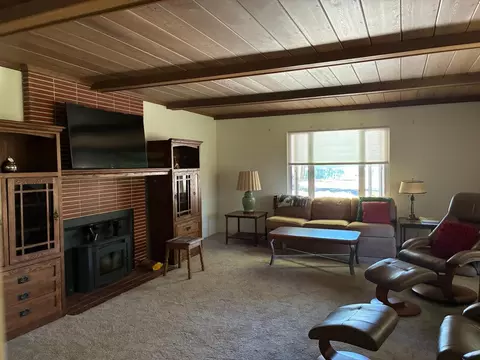 Living - 1217 Rose Ave, Modesto, CA 95355 photo 2 of 3