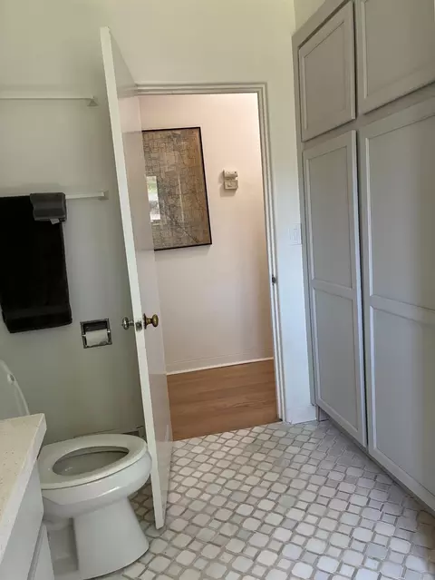 Bath - 1217 Rose Ave, Modesto, CA 95355 photo 3 of 5
