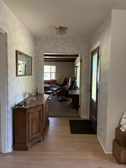 Entry Way - 1217 Rose Ave, Modesto, CA 95355 photo 2 of 3