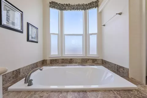 Bath - 20269 S Macarthur Dr, Tracy, CA 95304 photo 4 of 6