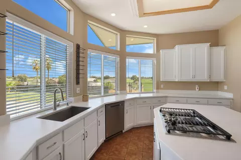 Kitchen - 20269 S Macarthur Dr, Tracy, CA 95304 photo 6 of 11