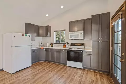 Kitchen - 20269 S Macarthur Dr, Tracy, CA 95304 photo 10 of 11