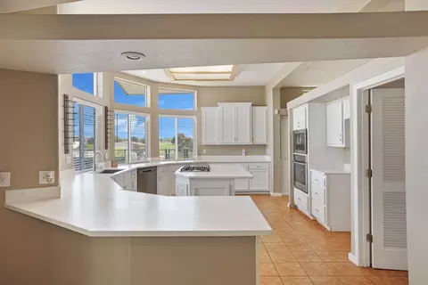 Kitchen - 20269 S Macarthur Dr, Tracy, CA 95304 photo 4 of 11