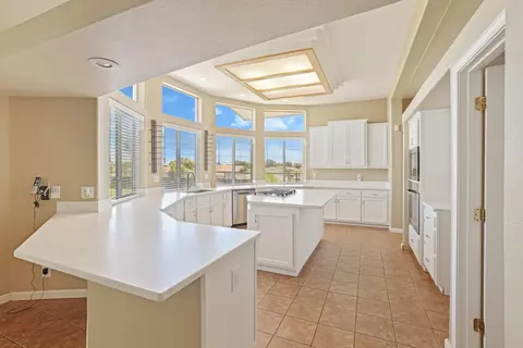 Kitchen - 20269 S Macarthur Dr, Tracy, CA 95304 photo 3 of 11