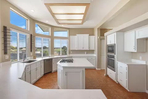 Kitchen - 20269 S Macarthur Dr, Tracy, CA 95304 photo 5 of 11