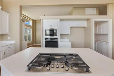 Kitchen - 20269 S Macarthur Dr, Tracy, CA 95304 photo 7 of 11