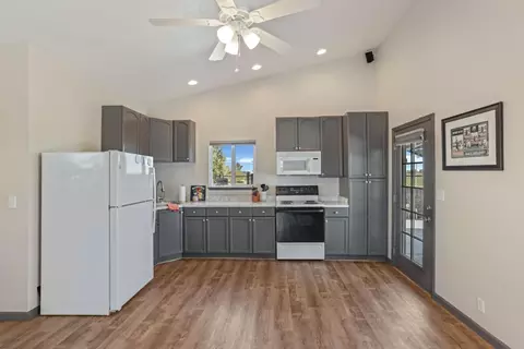 Kitchen - 20269 S Macarthur Dr, Tracy, CA 95304 photo 9 of 11