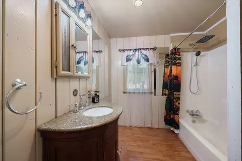 Bath - 1340 Paymaster Mine Rd, Georgetown, CA 95634 photo 1 of 1