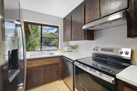 Kitchen - 619 Hermosa Pl, Davis, CA 95616 photo 3 of 3