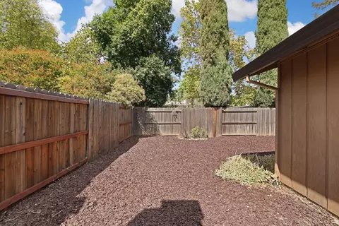 Exterior - 619 Hermosa Pl, Davis, CA 95616 photo 2 of 5