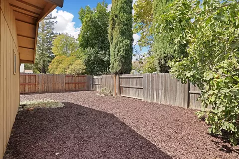 Exterior - 619 Hermosa Pl, Davis, CA 95616 photo 3 of 5