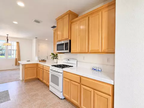 Kitchen - 3641 Nido Ter, Davis, CA 95618 photo 4 of 5