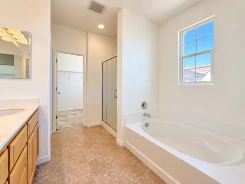 Bath - 3641 Nido Ter, Davis, CA 95618 photo 3 of 4