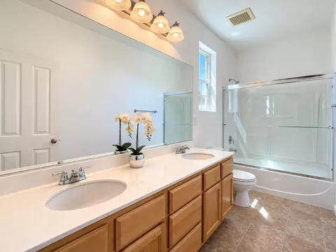Bath - 3641 Nido Ter, Davis, CA 95618 photo 4 of 4