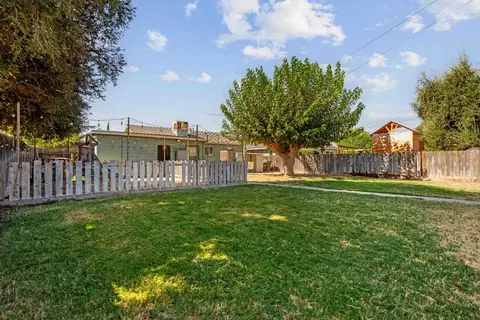 Exterior - 229 Kavanagh Ave, Modesto, CA 95350 photo 6 of 8