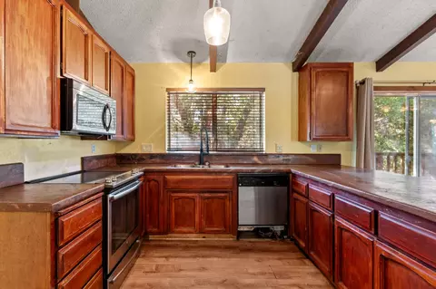 Kitchen - 6177 Silverleaf Dr, Foresthill, CA 95631 photo 2 of 4