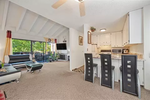 2200 Woodside Ln, Sacramento, CA 95825