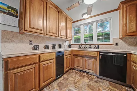 Kitchen - 17630 Ridge Rd, Pine Grove, CA 95665 photo 2 of 4