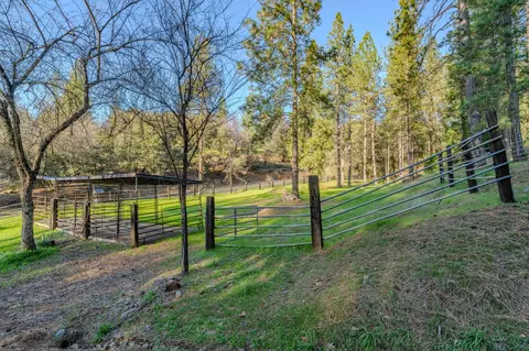 Exterior - 17630 Ridge Rd, Pine Grove, CA 95665 photo 25 of 30
