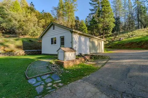 Exterior - 17630 Ridge Rd, Pine Grove, CA 95665 photo 8 of 30