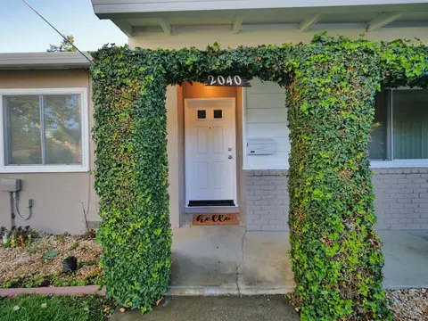 Entry Way - 2040 Esperanza Dr, Concord, CA 94519 photo 1 of 3