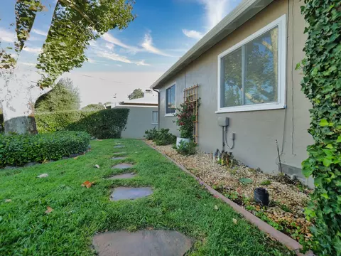 Exterior - 2040 Esperanza Dr, Concord, CA 94519 photo 4 of 19