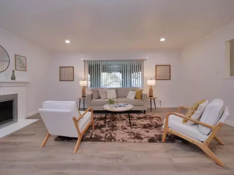 Living - 2040 Esperanza Dr, Concord, CA 94519 photo 3 of 5
