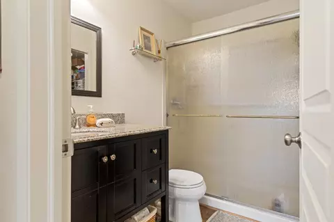 Bath - 2120 Oak Leaf Ct, Placerville, CA 95667 photo 2 of 3