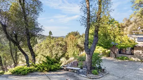 Exterior - 2120 Oak Leaf Ct, Placerville, CA 95667 photo 5 of 10