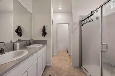 Bath - 3158 Violet Ct, Live Oak, CA 95953 photo 1 of 4