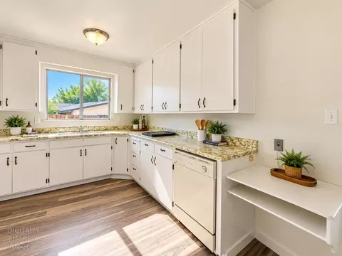 Kitchen - 12872 Murietta Ln, Jackson, CA 95642 photo 2 of 3
