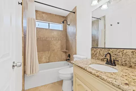 Bath - 2104 Quebec Ct, Modesto, CA 95356 photo 3 of 3