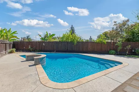 Exterior - 2104 Quebec Ct, Modesto, CA 95356 photo 5 of 12