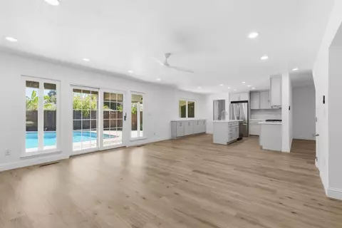 Living - 2104 Quebec Ct, Modesto, CA 95356 photo 6 of 7