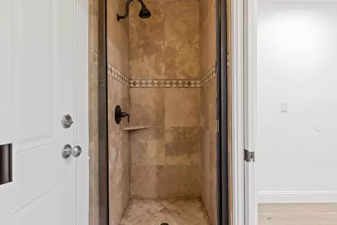 Bath - 2104 Quebec Ct, Modesto, CA 95356 photo 2 of 3