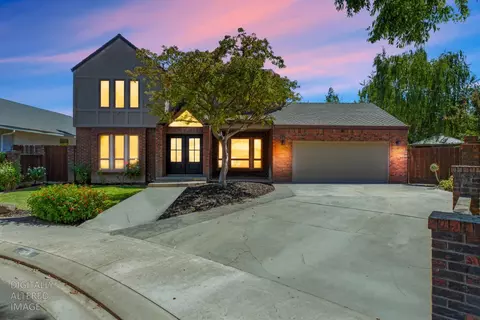 Exterior - 2104 Quebec Ct, Modesto, CA 95356 photo 2 of 12