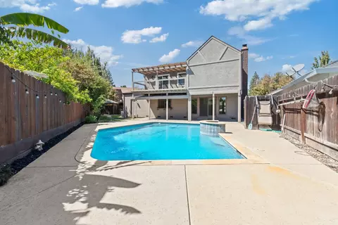 Exterior - 2104 Quebec Ct, Modesto, CA 95356 photo 7 of 12