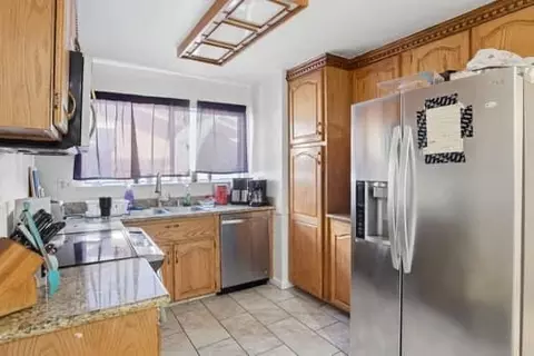 Kitchen - 2001 Durango Ln, Modesto, CA 95355 photo 2 of 4